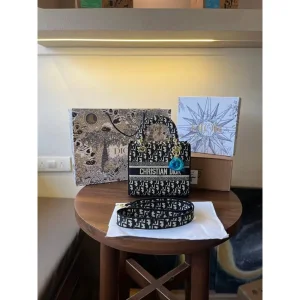 First Copy Christion Dior Handbag (SUP2307)