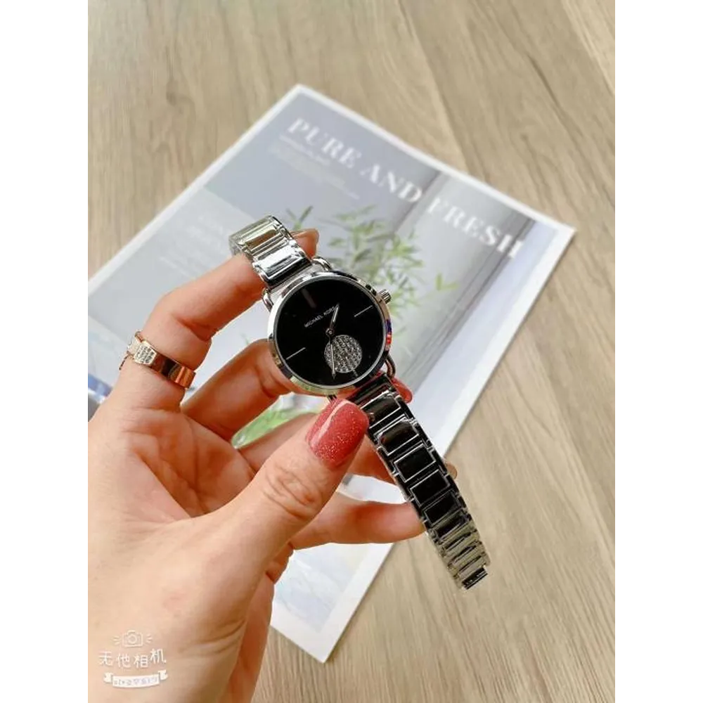 Stylish Michael Kors Watch For Women (SUP185)