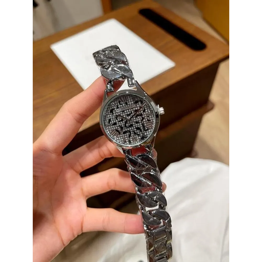 Stylish Michael Kors Watch For Women (SUP190)