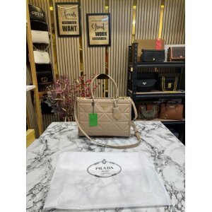 First Copy Prada Handbag (SW3447)