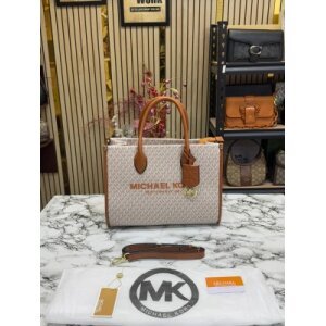 First Copy Michael Kors Handbag (SW3662)