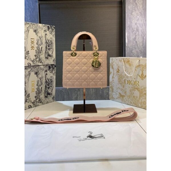 First Copy Christian Dior Handbag For Women (SW2209)