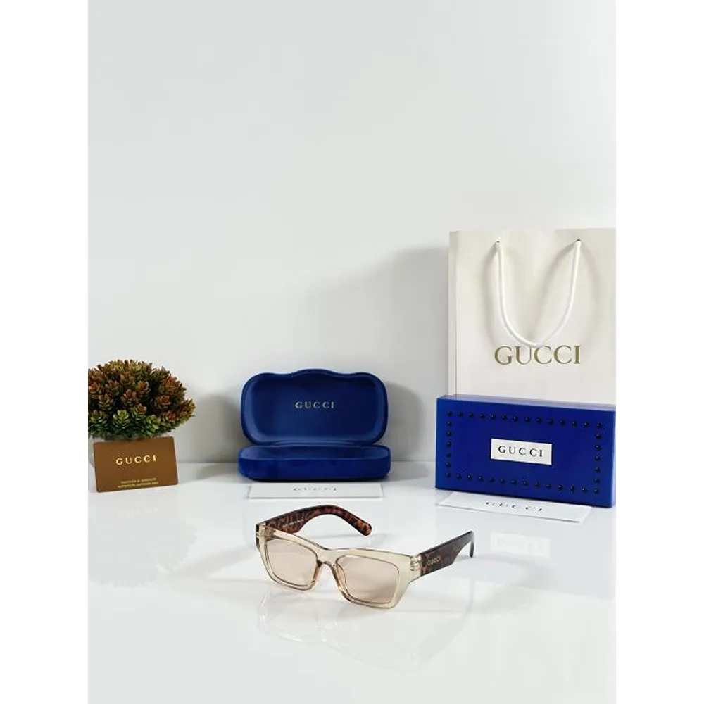 First Copy Gucci Sunglasses With Original Kit (SZ393)