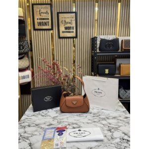 First Copy Prada Handbag (SW3472)