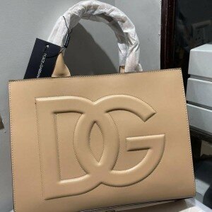 First Copy Dolce and Gabanna Handbag For Women (BOT2000)