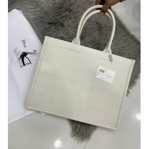 First Copy Christian Dior Handbag For Women (SW2267)
