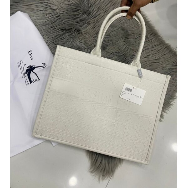 First Copy Christian Dior Handbag For Women (SW2267)