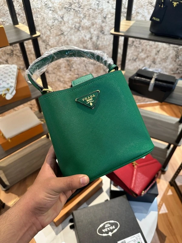 First Copy Burberry Handbag For Women (BOT1936)