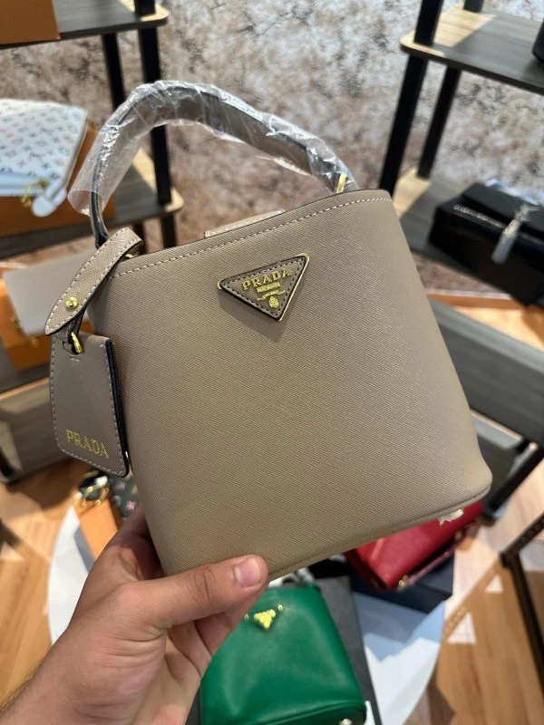 First Copy Burberry Handbag For Women (BOT1938)