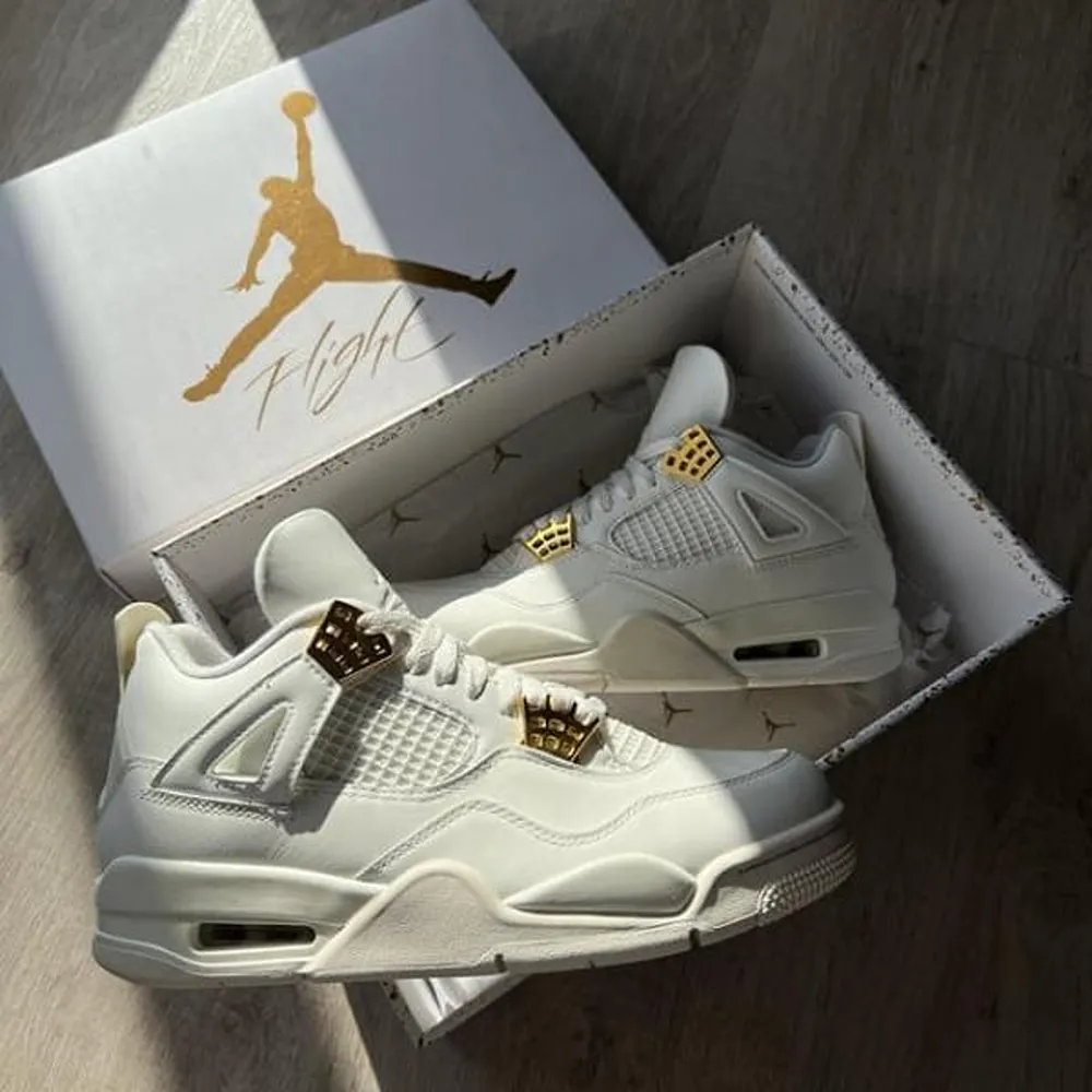 Air Jordan 4 Metallic Gold Shoes
