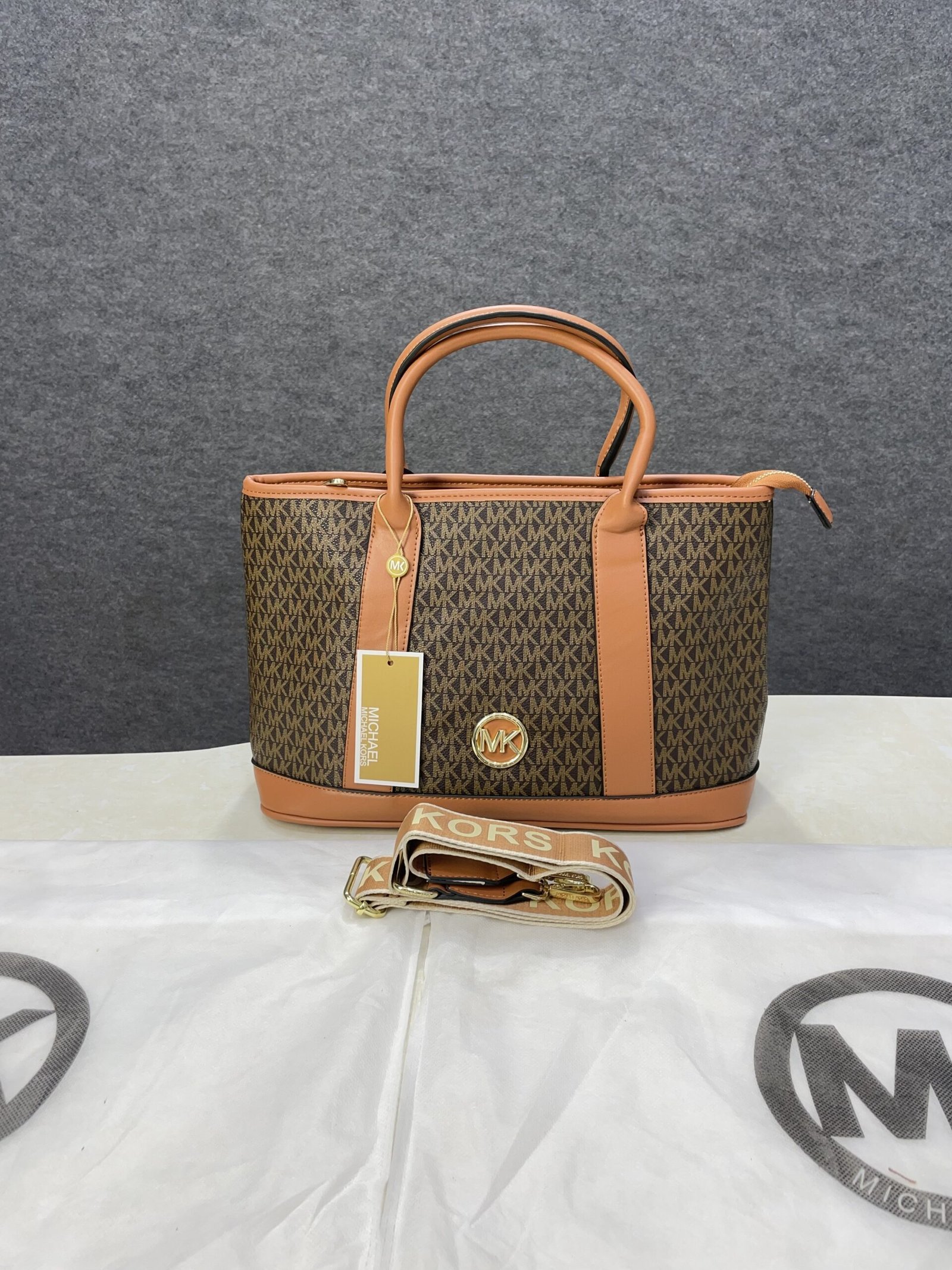 First Copy Michael Kors Handbag (SW7297)
