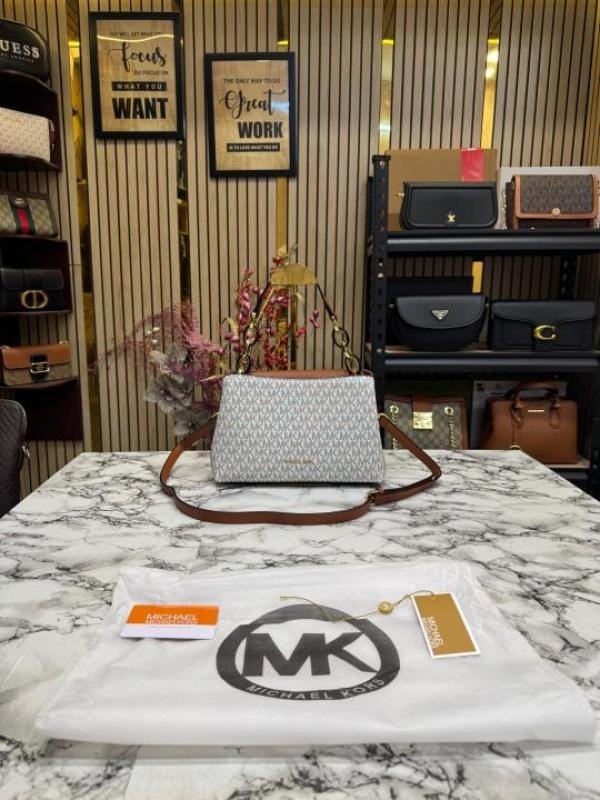 Michael Kors Satchel Shoulder Bag With Dust Bag (SW8190)