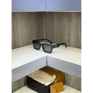 First Copy Louis Vuitton Sunglasses Dark Grey (FT529)