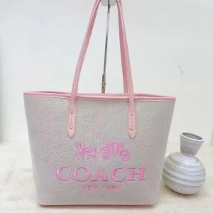 Coach Voyager Tote Bag With Dust Bag  (FT102)