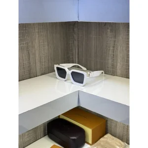 First Copy Louis Vuitton Millionaire Sunglasses (FT492)