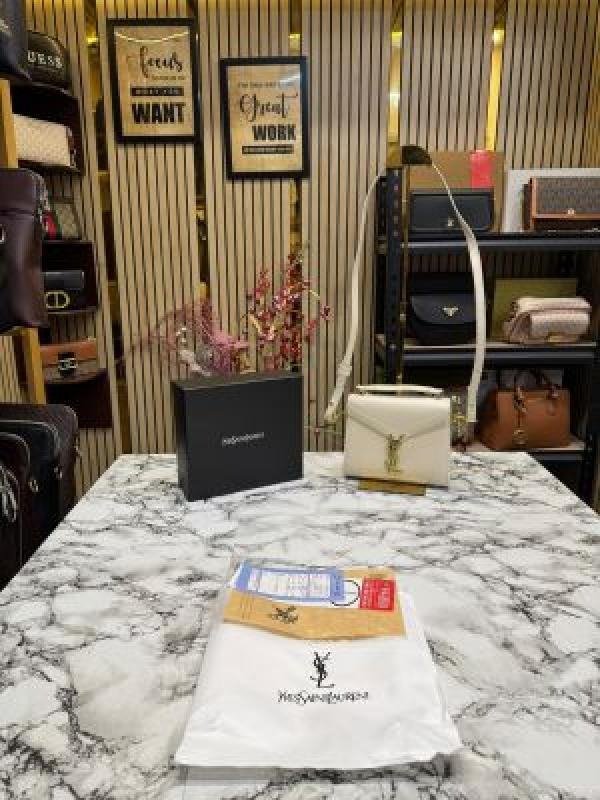 YSL Saint Laurent Handle Bag Cassandra Top (SW9604)