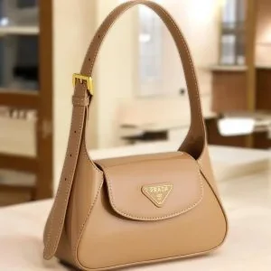 First Copy Prada Enamel Bag With Box (FT2734)