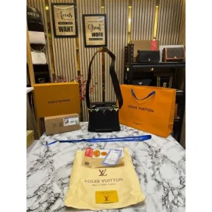 Louis Vuitton Capucines Bag With Double OG Box & Dust Bag Black (FT2234)