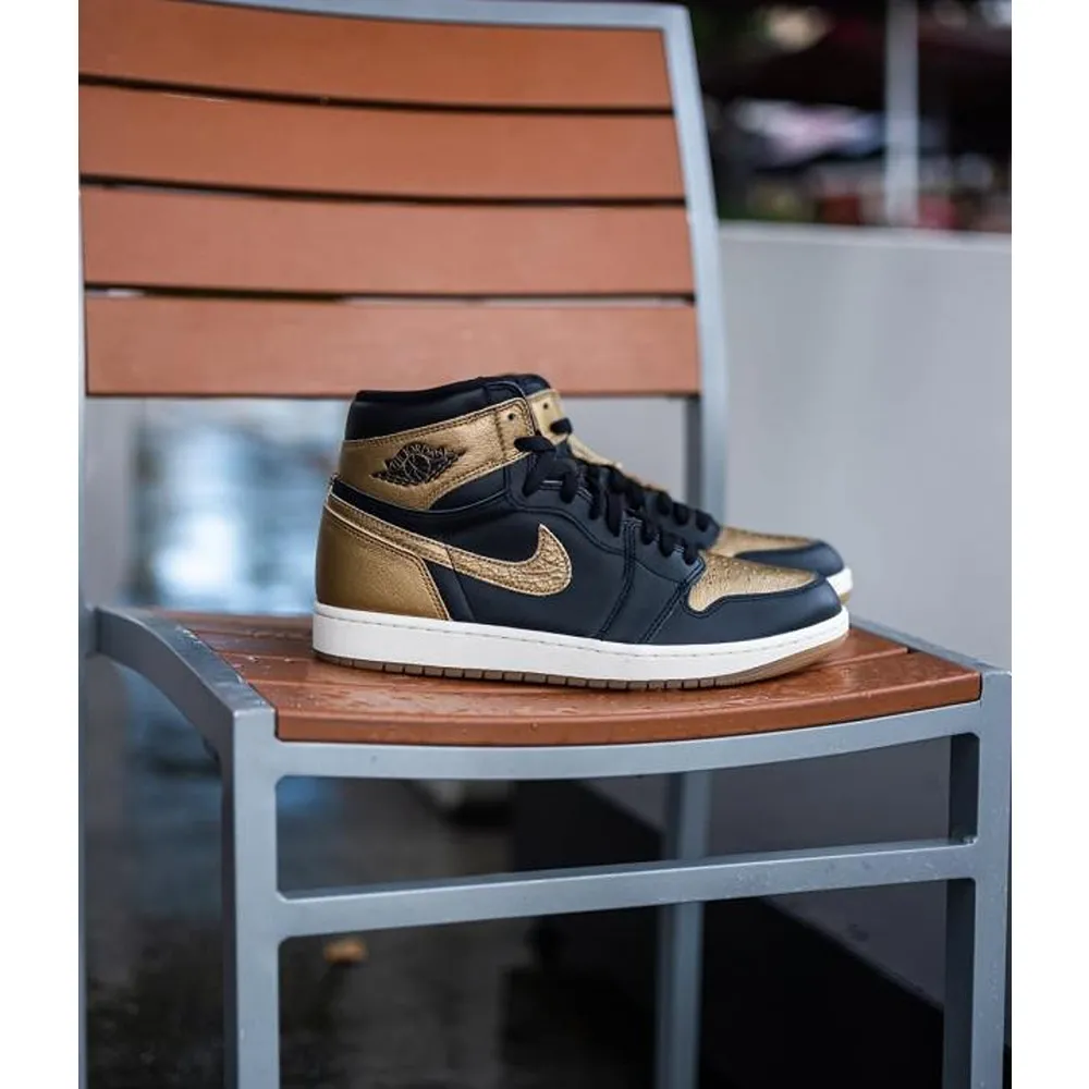 Superior Men’s Shoes Nike Air Jordan 1 Retro High Flexible & Reliable (SW2241) - Image 2