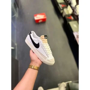 Nike Blazer 77 Low Shoes