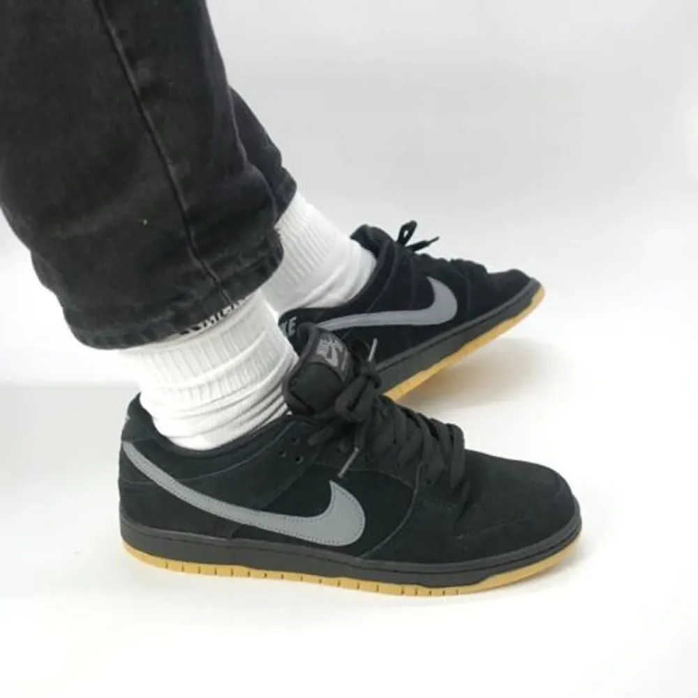 Stylish First Copy Nike Sb Dunk Low Fog Black Gum Shoes (SUP7351) - Image 2