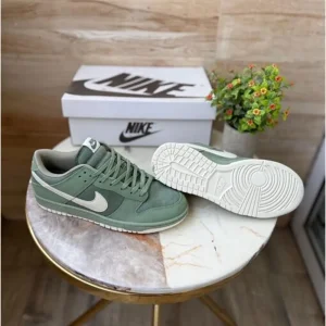 Stylish First Copy Nike Sb Dunk Oil Aura Green Shoes (SUP7355)