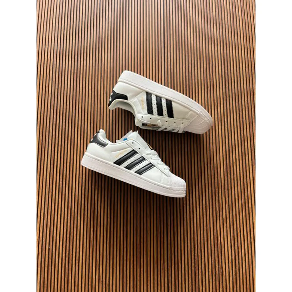 Adidas Superstar